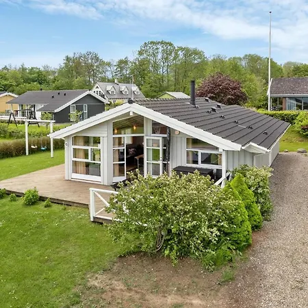 Awesome In Sydals With Kitchen Holiday home Skovby (Syddanmark)